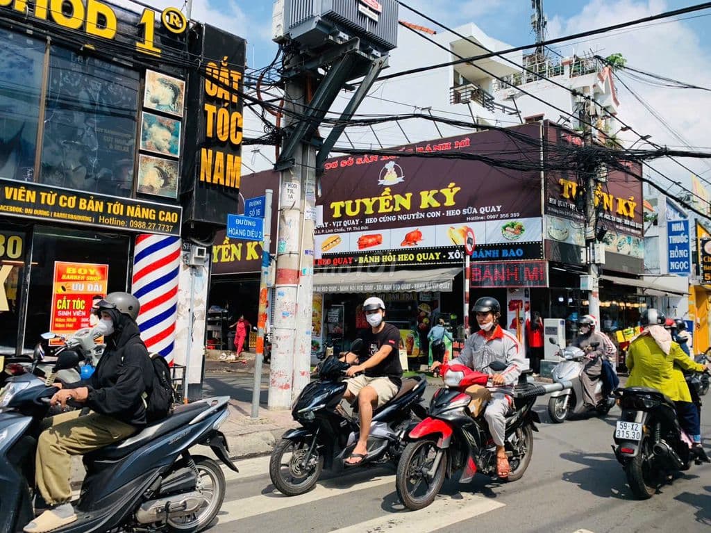 Bán MTKD- Sát Vách Hoàng Diệu 2- Nhà 2 Tầng- 3PN- 60M2-Đường 16M -7 TỶ