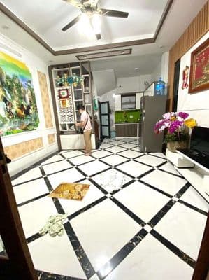 Cho thuê nhà riêng 5 Tầng phố Lương Khánh Thiện