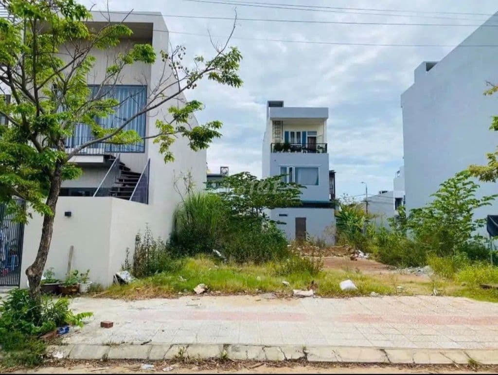 Bán gấp lô đất nền gần bến xe quận 8