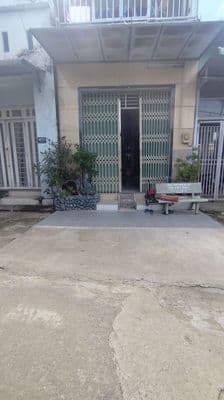 Nhà Q9(cũ) rộng rãi thông thoáng