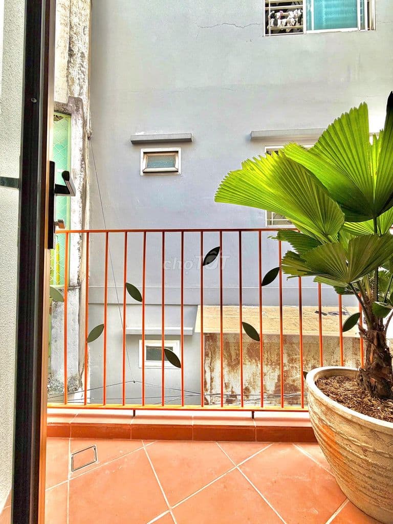 Bán nhà đẹp mới tinh, vào ở ngay chỉ chưa đến 5 tỷ ngay gần Cầu Kiệu.