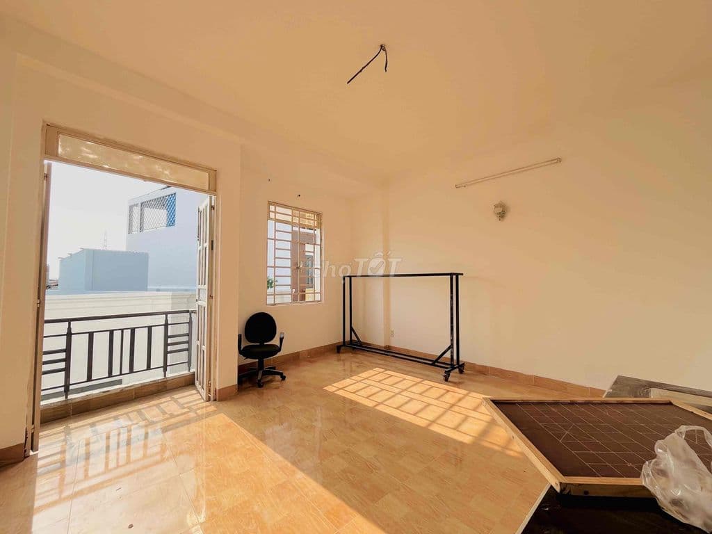 PHÒNG TRỌ BANCOL NGAY SÁT AEON TÂN PHÚ