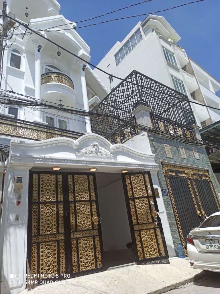 CẦN BÁN NHÀ ĐẸP KHU TRUNG TÂM QUẬN 7