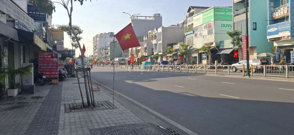 Nhà đẹp mặt tiền kinh doanh - Ảnh 3