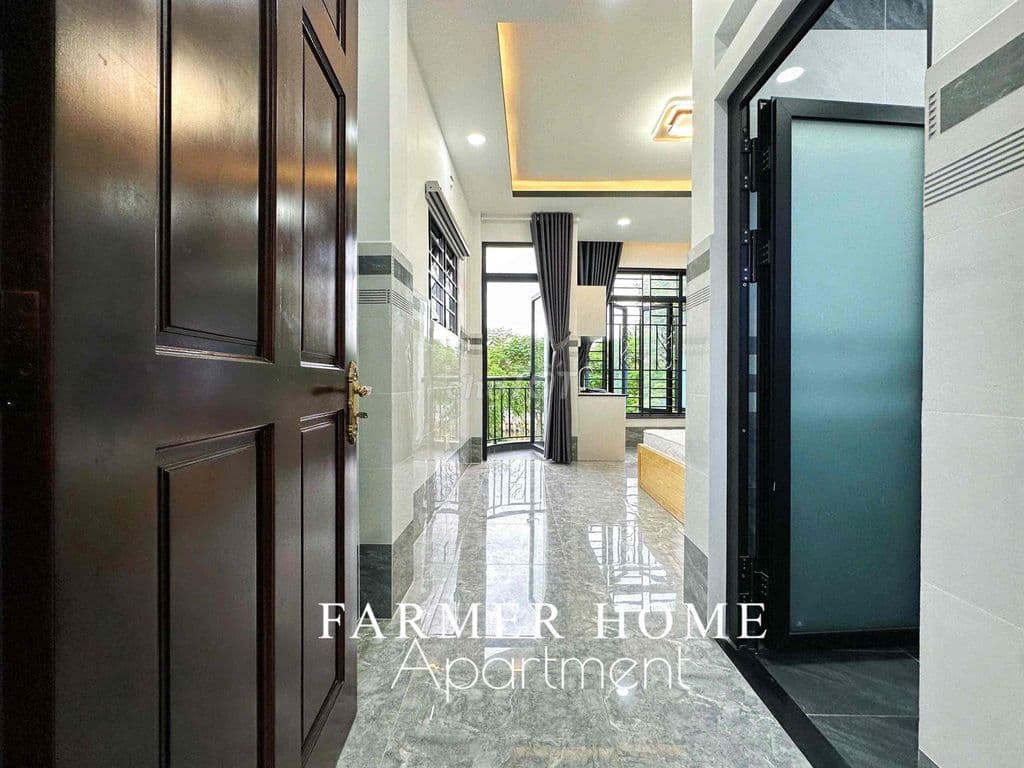 TRỐNG CĂN STUDIO BAN CÔNG VIEW BỜ KÈ QUẬN 1