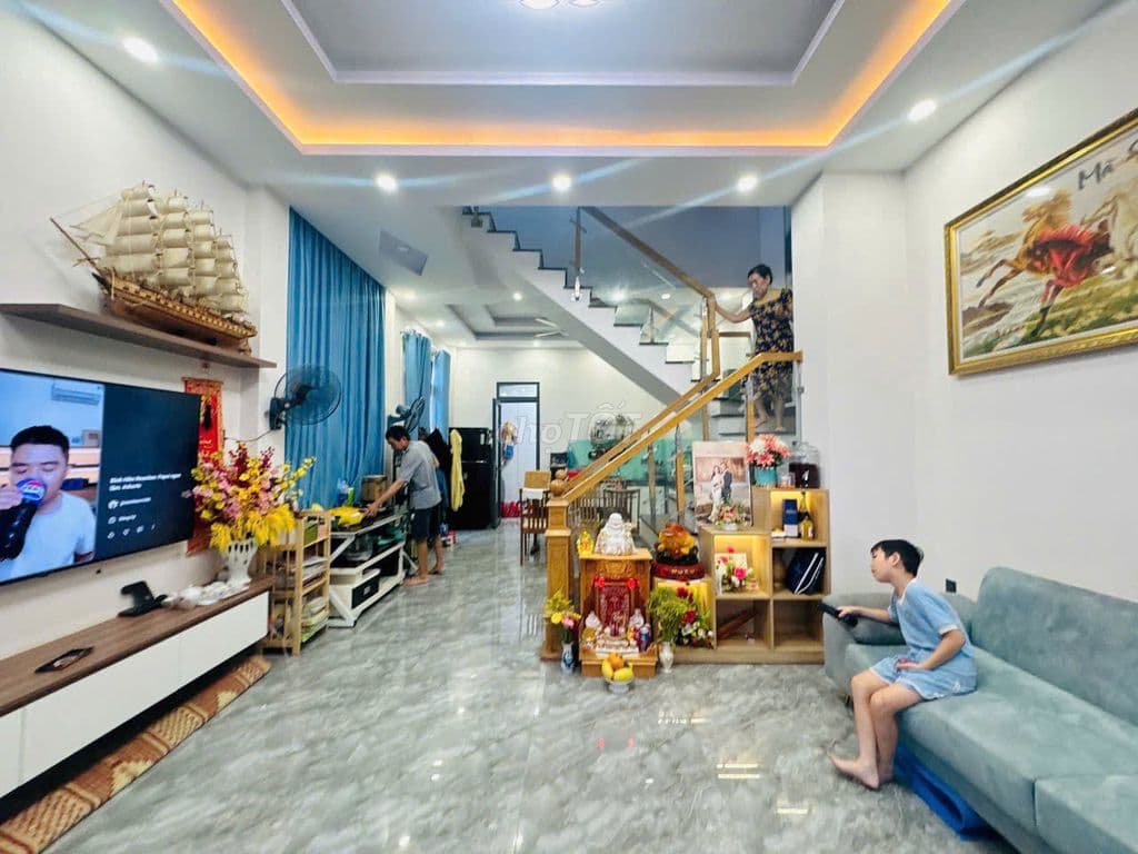 Nhà góc nhà 2 mặt tiền – ngay nguyễn xiển – đối diện vinhomes