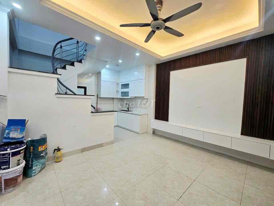 Gần phố Minh Khai, lô góc, 3 thoáng,nhà mới xây, ngõ nông 44m.