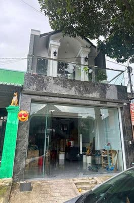 Nhà mặt tiền Hòa Phú, gần trường THCS và THPT Nguyễn Khuyến, giá 10 tr