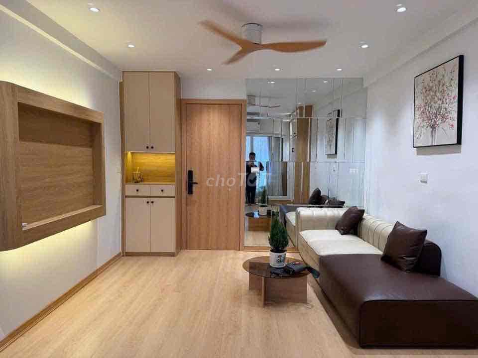 TT Khâm Thiên thiết kế phong cách 5 sao, full nội thất, ô tô tránh