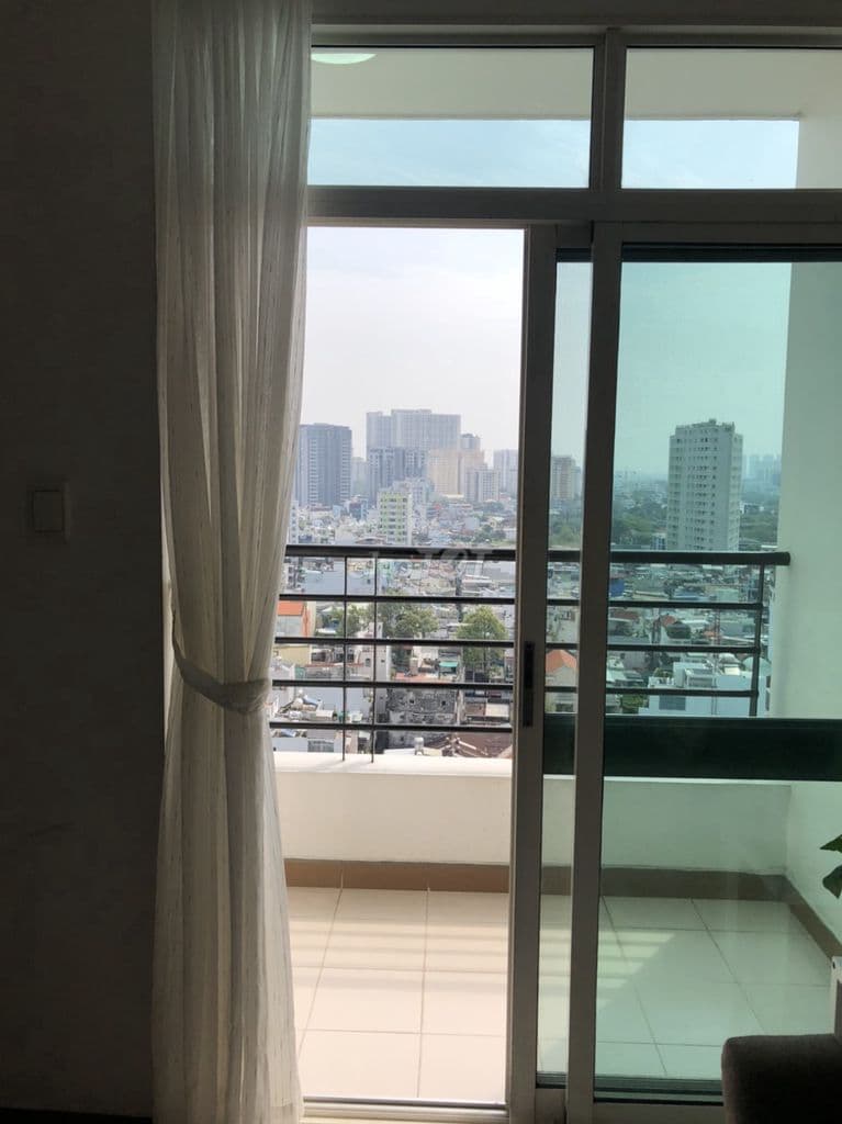 Cần cho thuê gấp căn hộ Phúc Thịnh, 341 Cao Đạt, P.1, Q.5