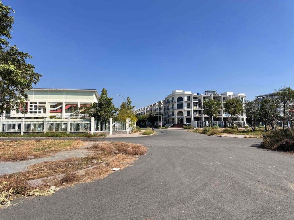 Đất thổ cư trong khu đô thị vạn phúc - sổ riêng - pháp lý chuẩn chỉnh