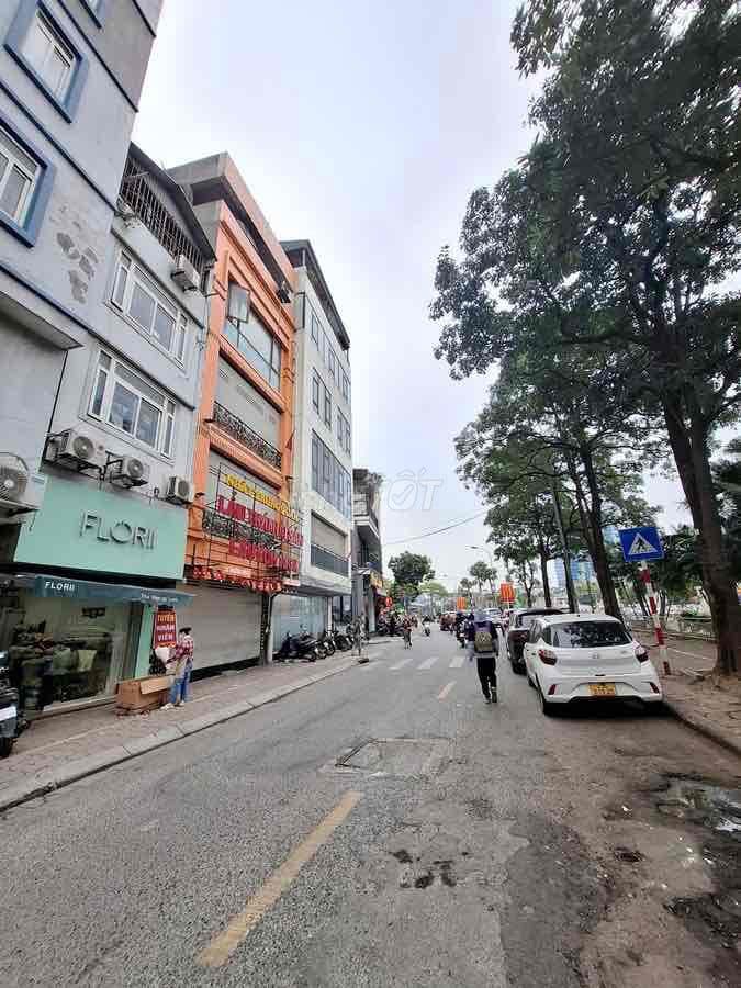 Gia đình cần bán căn chung cư 65m 2pn 2wc ở Thanh Xuân