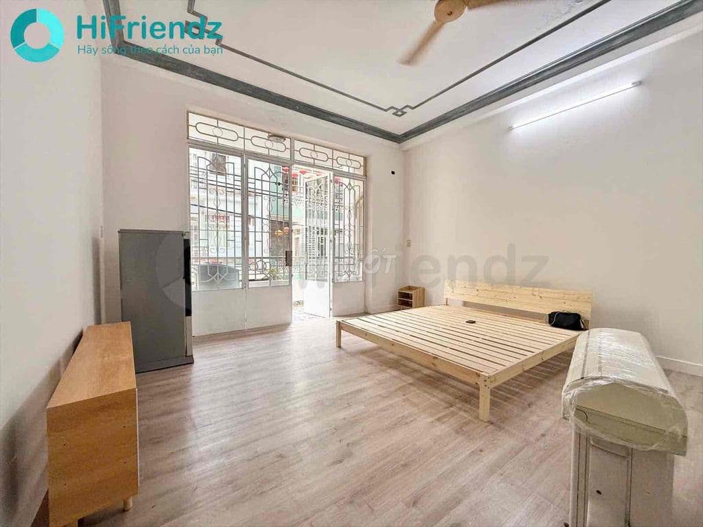 CHO THUÊ CĂN STUDIO BAN CÔNG LỚN , FULL NỘI THẤT MÁY GIẶC RIÊNG - Ảnh 2