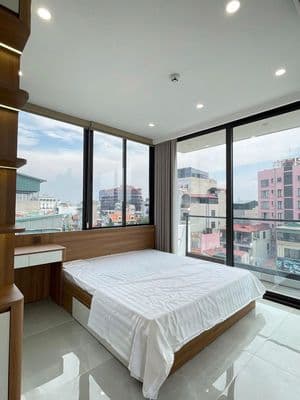 1n1k mới tinh, full nội thất, bancol, oto đỗ cửa tại Hoàn Kiếm