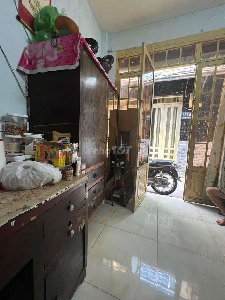 Bán nhà trịnh đình trọng - ngay chợ phú trung - 2 phòng - 3 tỷ