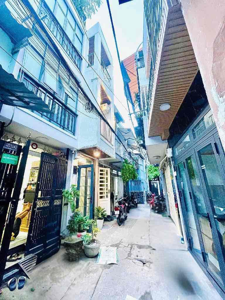 Lạc long quân- ni sư huỳnh liên- 3 tầng 2pn - h4m- nhỉnh 2 tỷ