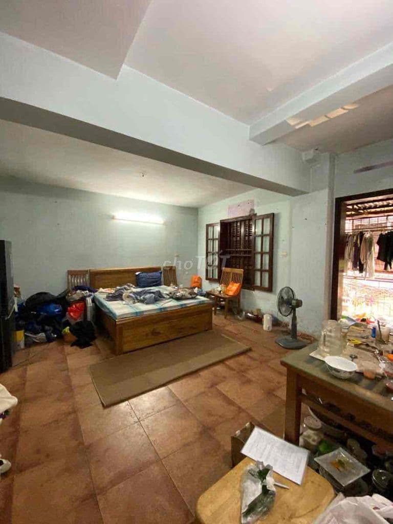 Ảnh thật giá đầu tư tập thể ĐHNT phố Chùa Láng sổ đỏ Đống Đa 41/80 m2