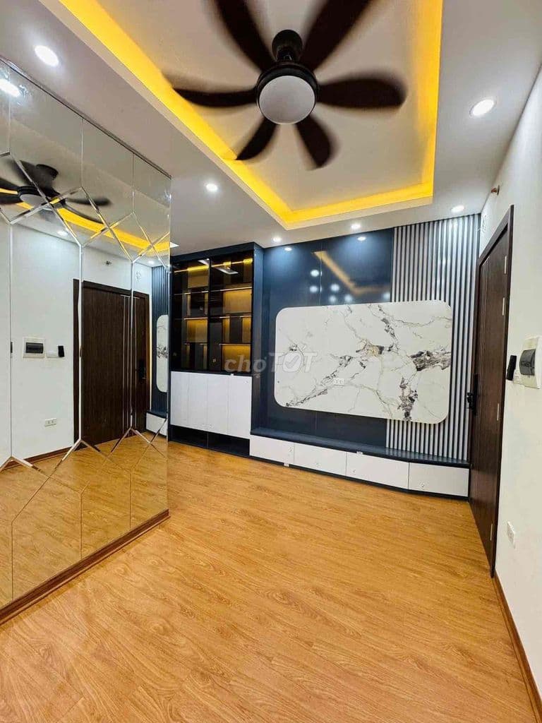 Hơn 3 tỷ có căn CC đẹp sổ hồng Kim Văn Kim Lũ-Mặt phố-Thang máy-50m:2N - Ảnh 3