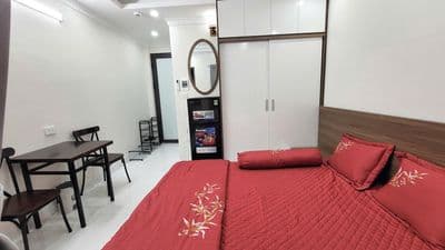 cho thuê nhà ngõ 255 Lĩnh Nam ban công rộng thoáng