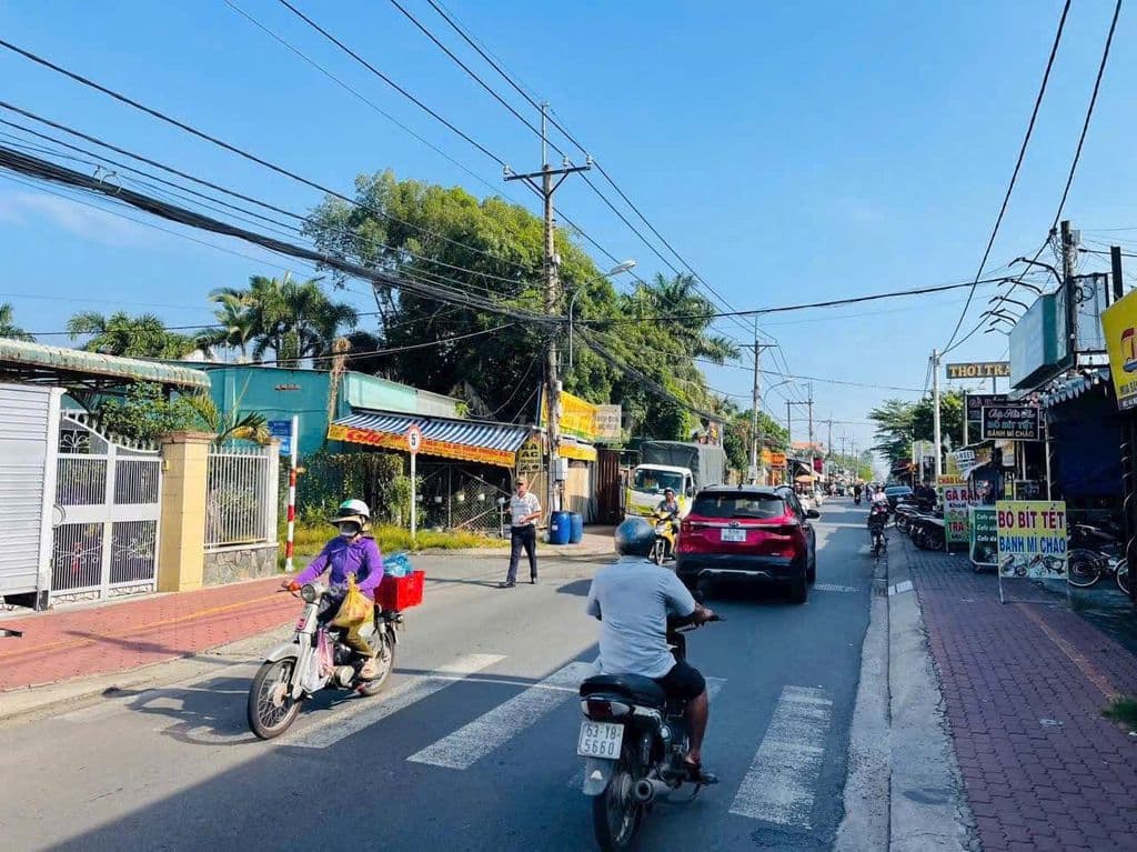 BÁN NHANH LÔ ĐẤT MẶT TIỀN ĐƯỜNG NGUYỄN VĂN KHẠ 192m2 - Ảnh 3