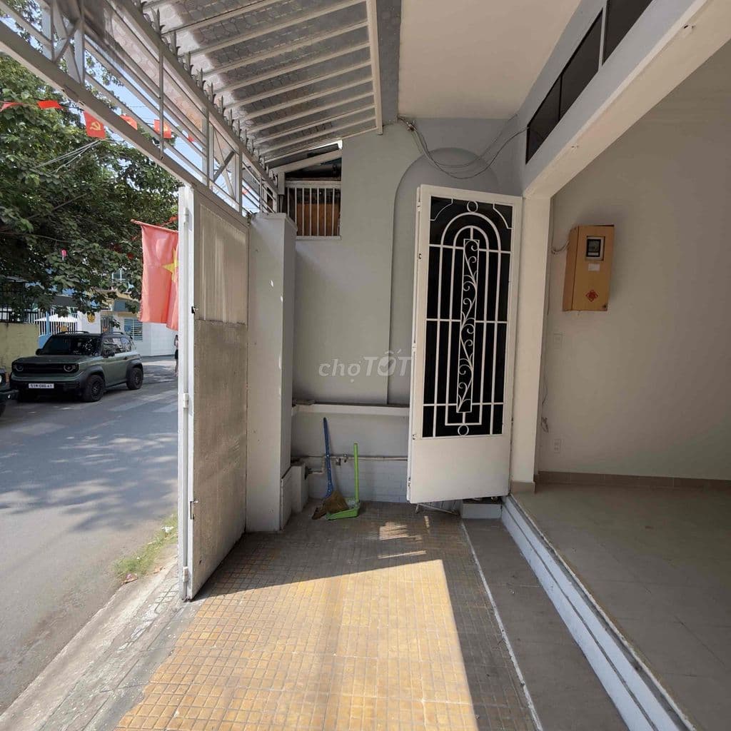 NHÀ GẦN BV175 - 4.3x14M-3 TẦNG BTCT/ 3 PHÒNG NGỦ RỘNG - HẺM Ô TÔ TRÁNH