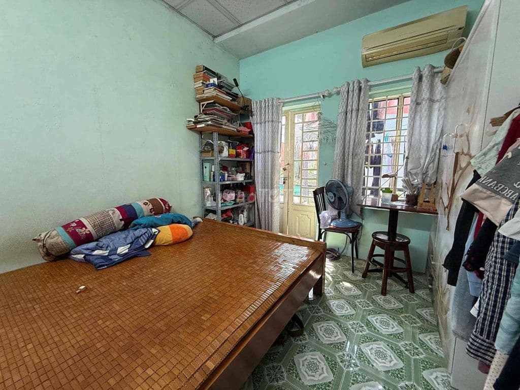 NHÀ 2TẦNG BTCT NGAY TÔ KÝ, PHÁP LÝ RÕ RÀNG, CHỈ 2 TỶ, VÔ Ở NGAY Ạ - Ảnh 2