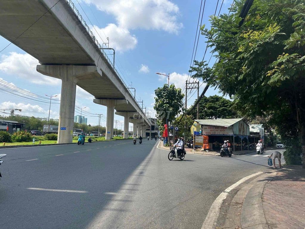 QUỸ ĐẤT VÀNG ,HIẾM NGAY GA METRO - GÓC 2MT NGANG 12M - XÂY CAO TẦNG - Ảnh 2