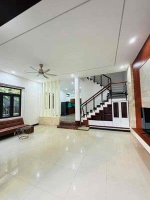 CHO THUÊ NHÀ 3 TẦNG LÔ GÓC TRẦN VĂN DƯ – GẦN BIỂN MỸ KHÊ 4PN , 3WC