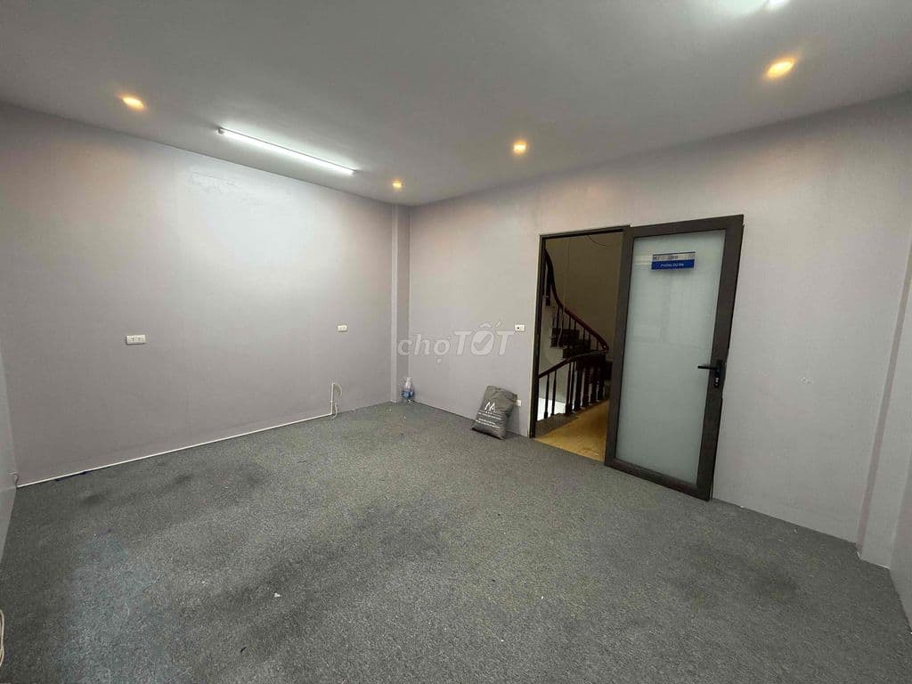 Cho thuê văn phòng đi lại tự do