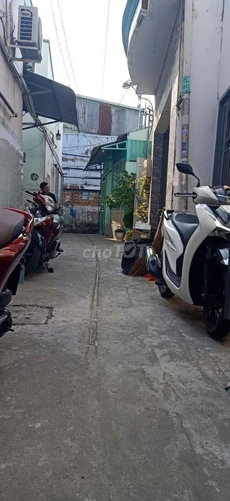 Nhà 1 trệt 1 lầu 4,3x12 Tỉnh Lộ 10 gần TÊN LỬA - Ảnh 3