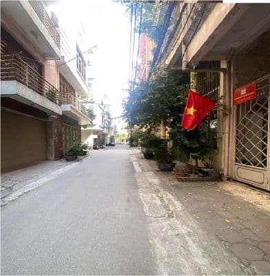Nhà thuê chính chủ ngõ 68 Trung Kính, Dt 70m2 x 4 tầng 25 triệu/tháng
