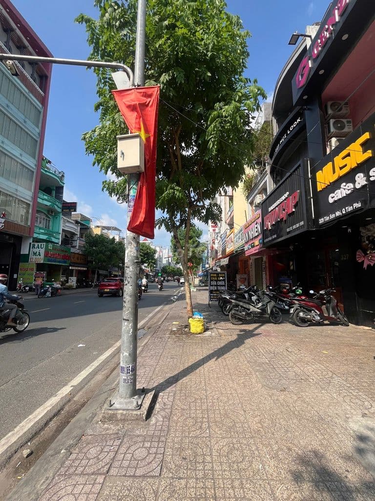 CHO THUÊ NHÀ MẶT TIỀN ĐƯỜNG TÂN SƠN NHÌ 5X20M THÔNG SUỐT CÓ 1 LỬNG - Ảnh 2