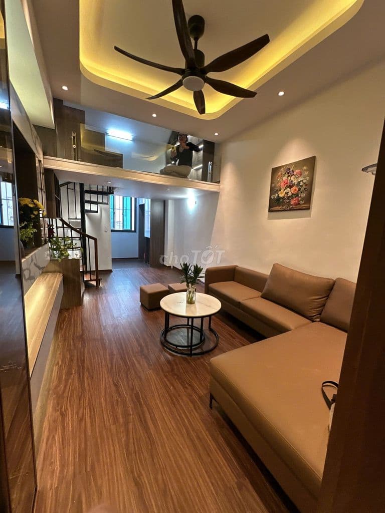 Tôi cần bán căn tập thể,60M sử dụng,Ô tô đỗ cửa, nhà đẹp full nội thất - Ảnh 2