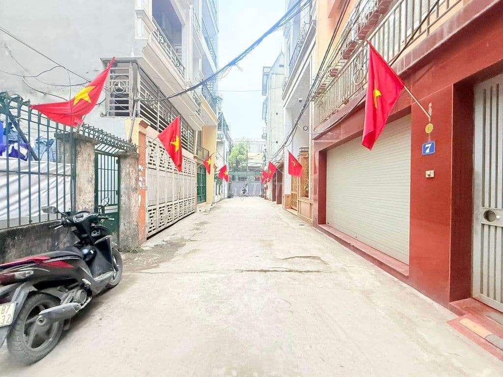 Bán gấp nhà riêng 48 tỷ, 98m2 đã chia 2 sổ tại Hoàng Hoa Thám, Ngọc Hà