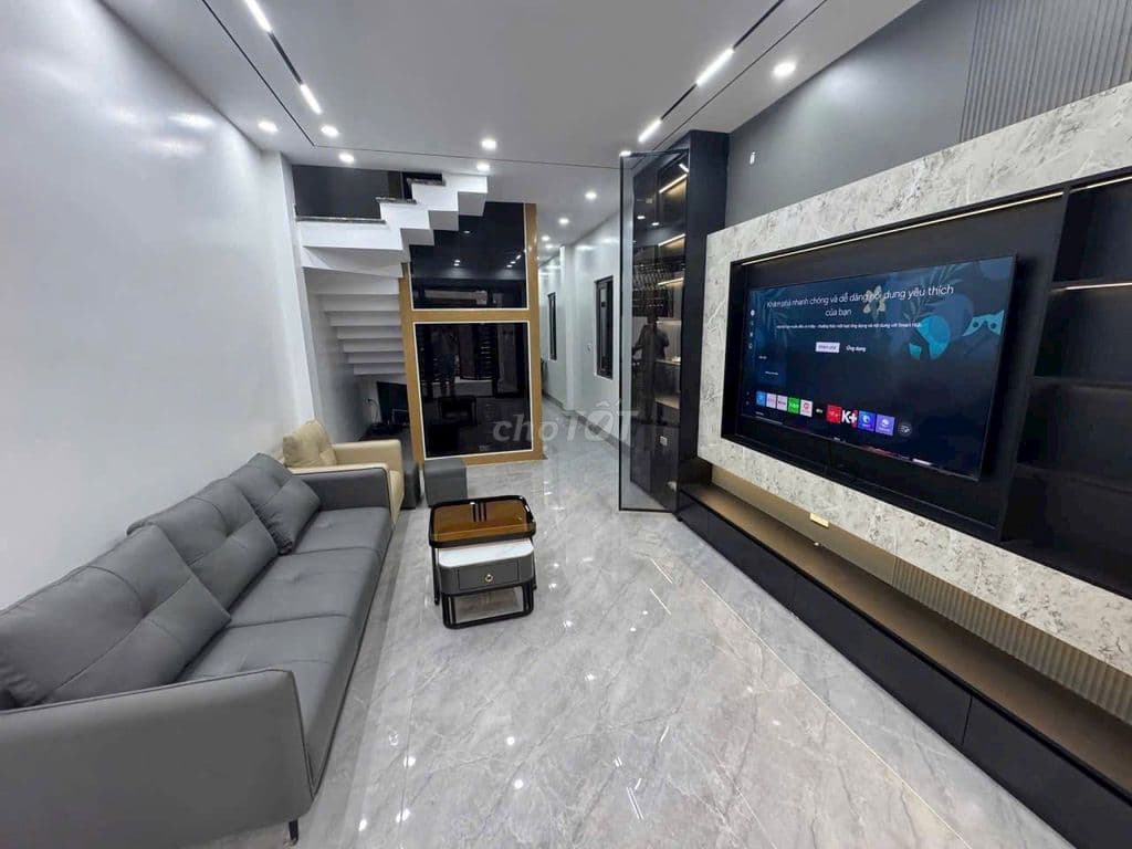 BÁN NHÀ LONG BIÊN 71M 5T GARA, THANG MÁY , FULL ĐỒ CHỈ 14,2 TỶ K LỖI - Ảnh 2