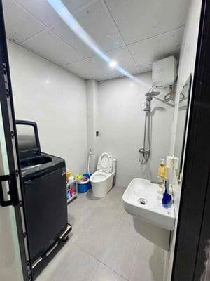 CHO THUÊ NHÀ SÂN VƯỜN 1.5 TẦNG MT NAM VIỆT Á Diện tích : 100m Nhà có