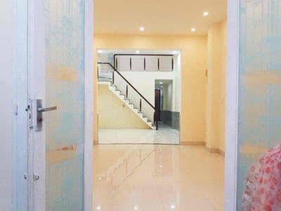 Cho thuê nhà kiệt oto Trưng Nữ Vương gần Chợ Mới