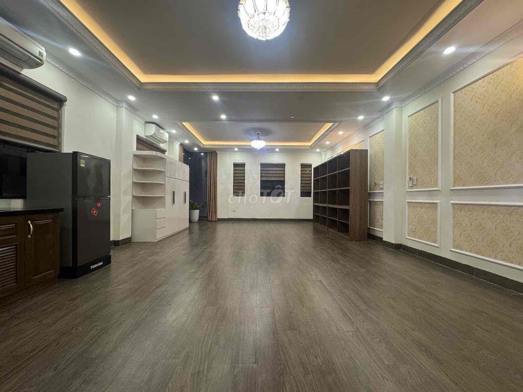 Toà víp 8T thang máy 200 Trần Đại Nghĩa oto đỗ cửa cách Mp 1 nhà