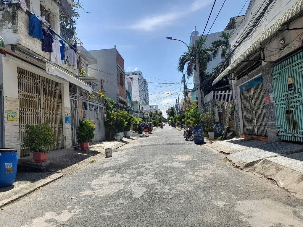 81tr/m2_đất tặng nhà 2 tầng đường oto ngay phạm văn đồng