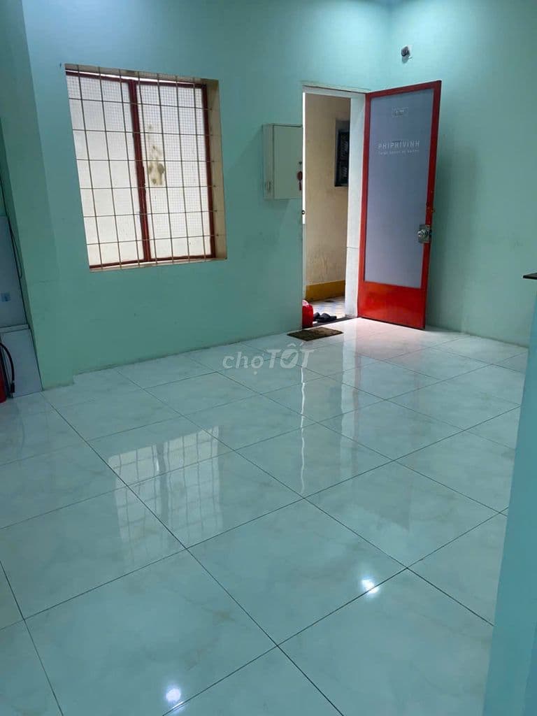 Bán chung cư B1 Trường Sa -ĐH Thủy Lợi, gần trung tâm, sổ hồng riêng.