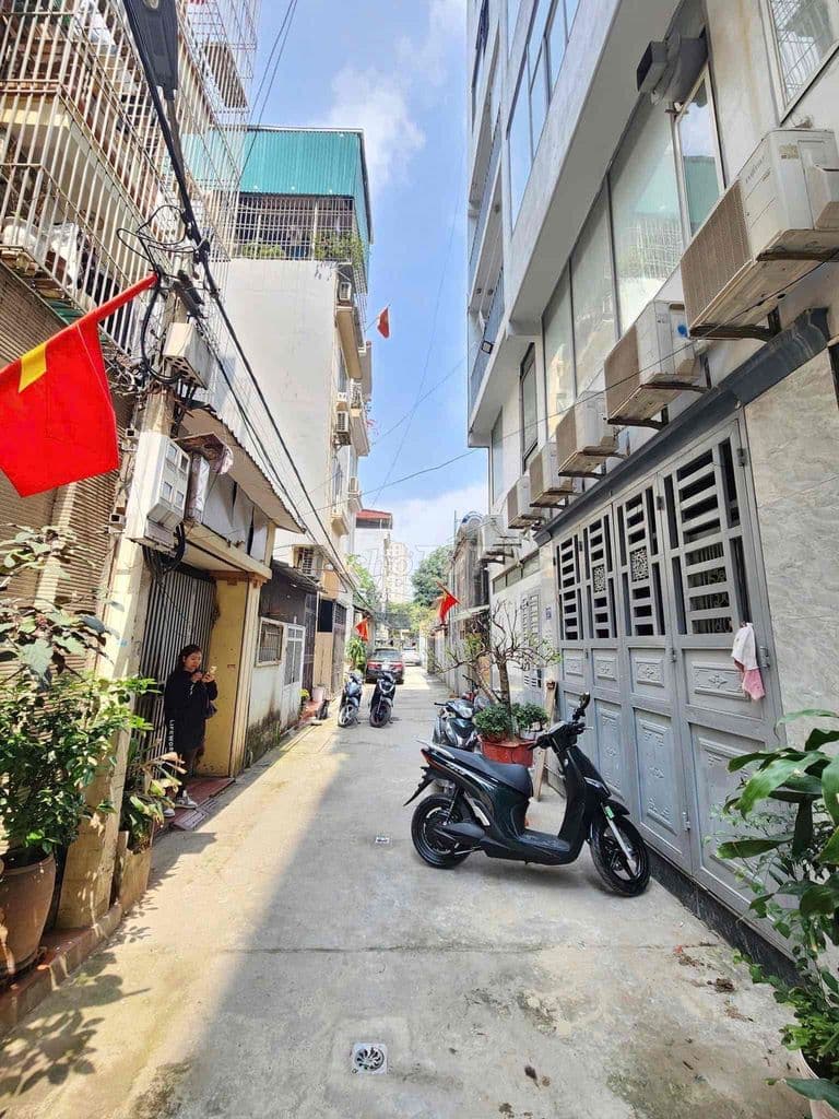 Bán nhà phố Xuân Thuỷ, ngõ kinh doanh 5 tầng 11.9 tỷ oto qua - Ảnh 2