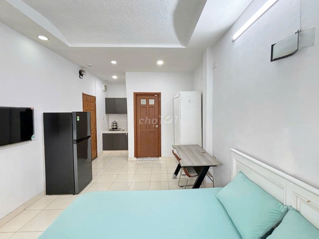 Căn hộ đón nắng ban công siêu thoáng Lê Hồng Phong gần Lý Thái Tổ Q10 - Ảnh 2