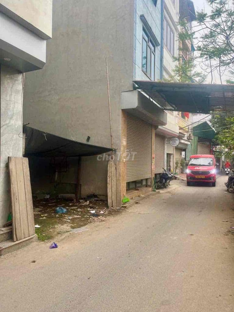 Bán mảnh đất tổ 5 Yên Nghĩa-1km ĐH Phenika-ô tô tránh-view hồ-5.x tỷ