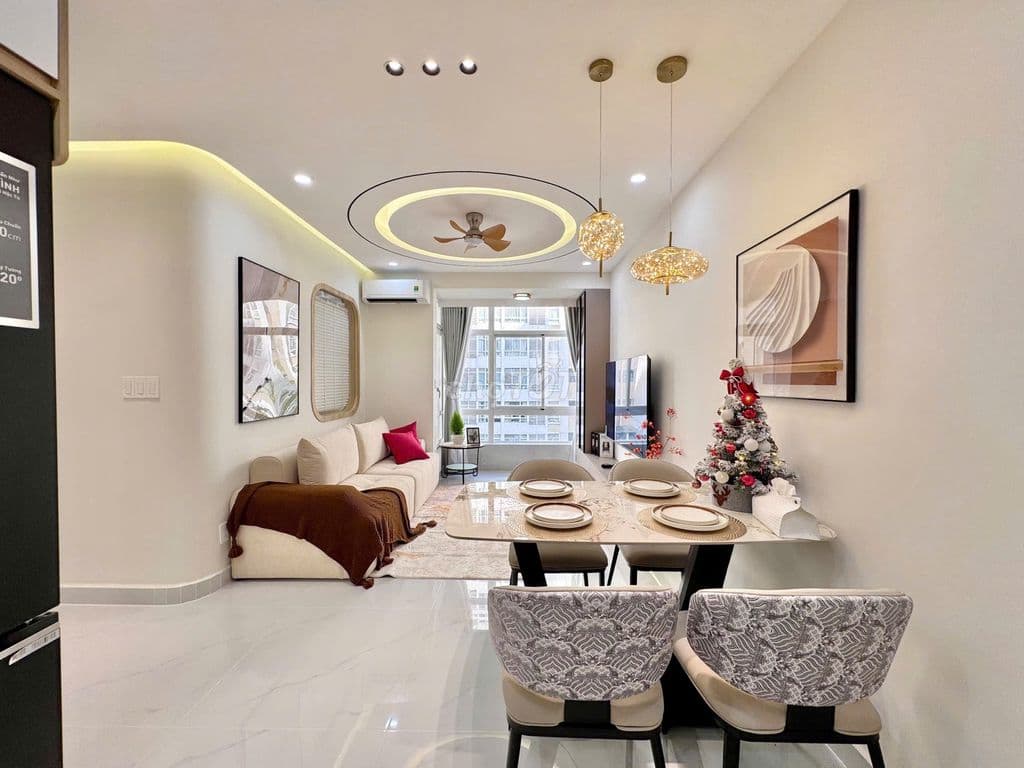 Cho thuê căn hộ Sky Garden, nhà đẹp, full nội thất, view thoáng.