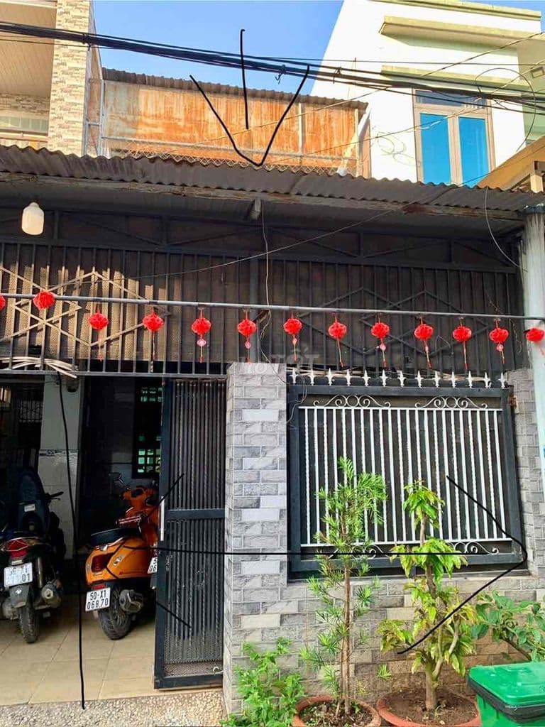 Bán nhà sát bến xe miền đông mới hoàng hưu nam đường xe hơi