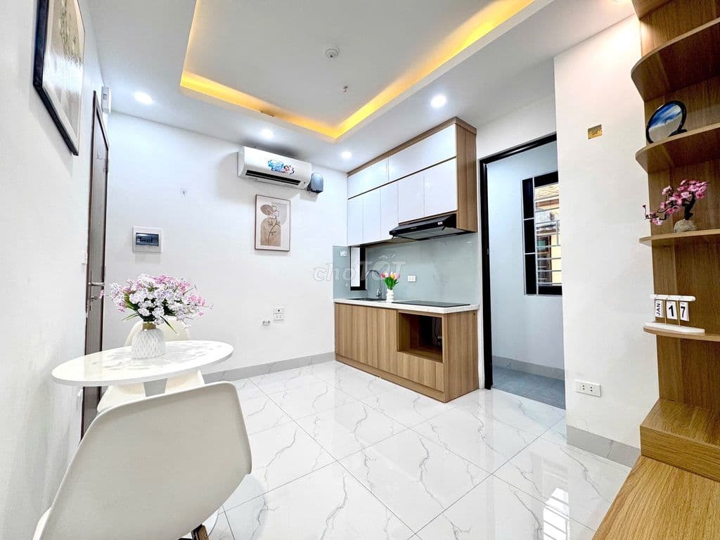 Căn hộ CCMN Xuân Thuỷ - Hồ Tùng Mậu, full nội thất, gần mặt đường