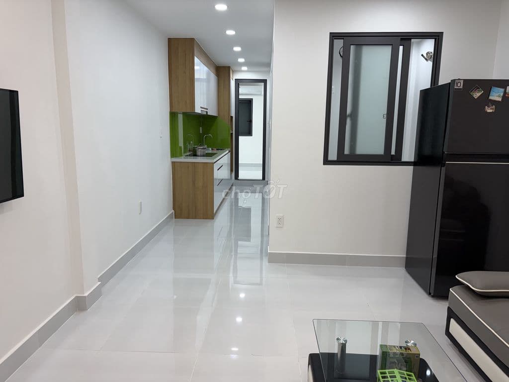 Bán căn hộ chung cư, giáp đường Cách mạng tháng 8