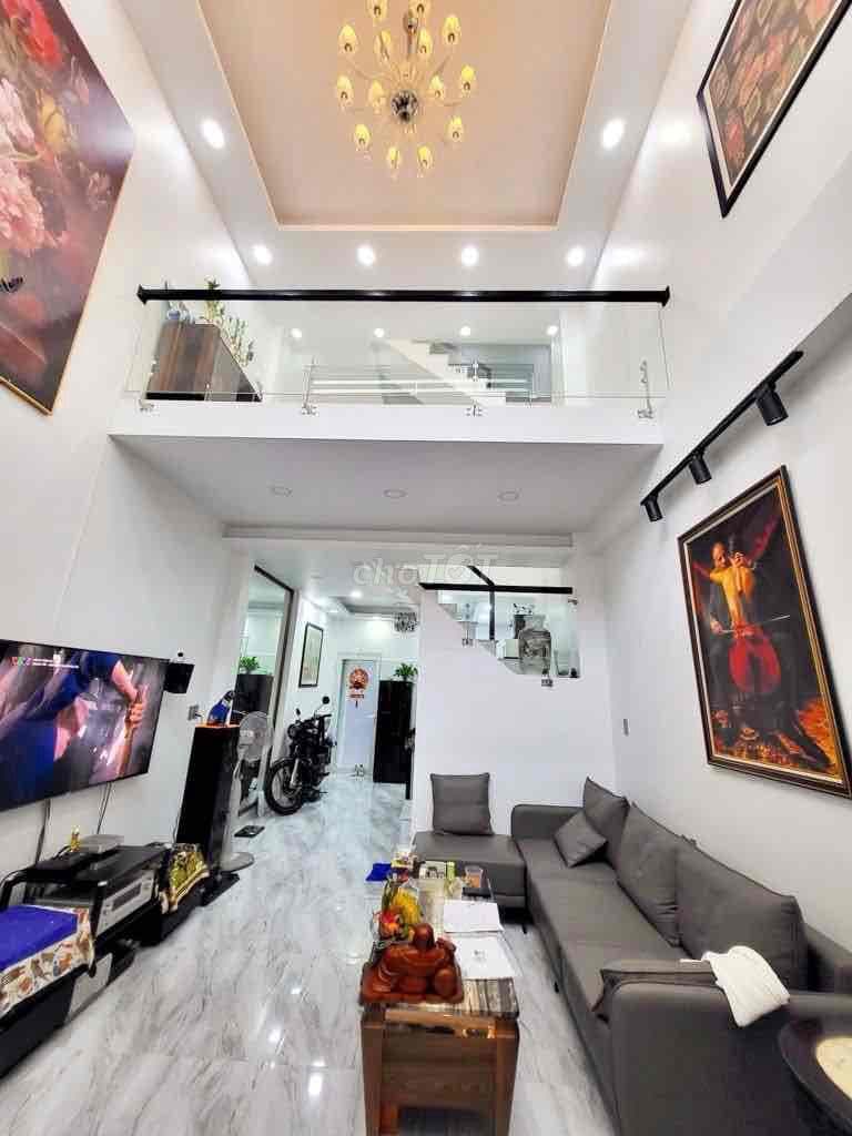 Giá: 8 tỷ, Bùi Quang Là 70m2, 4 tầng, DT: 4 x 17