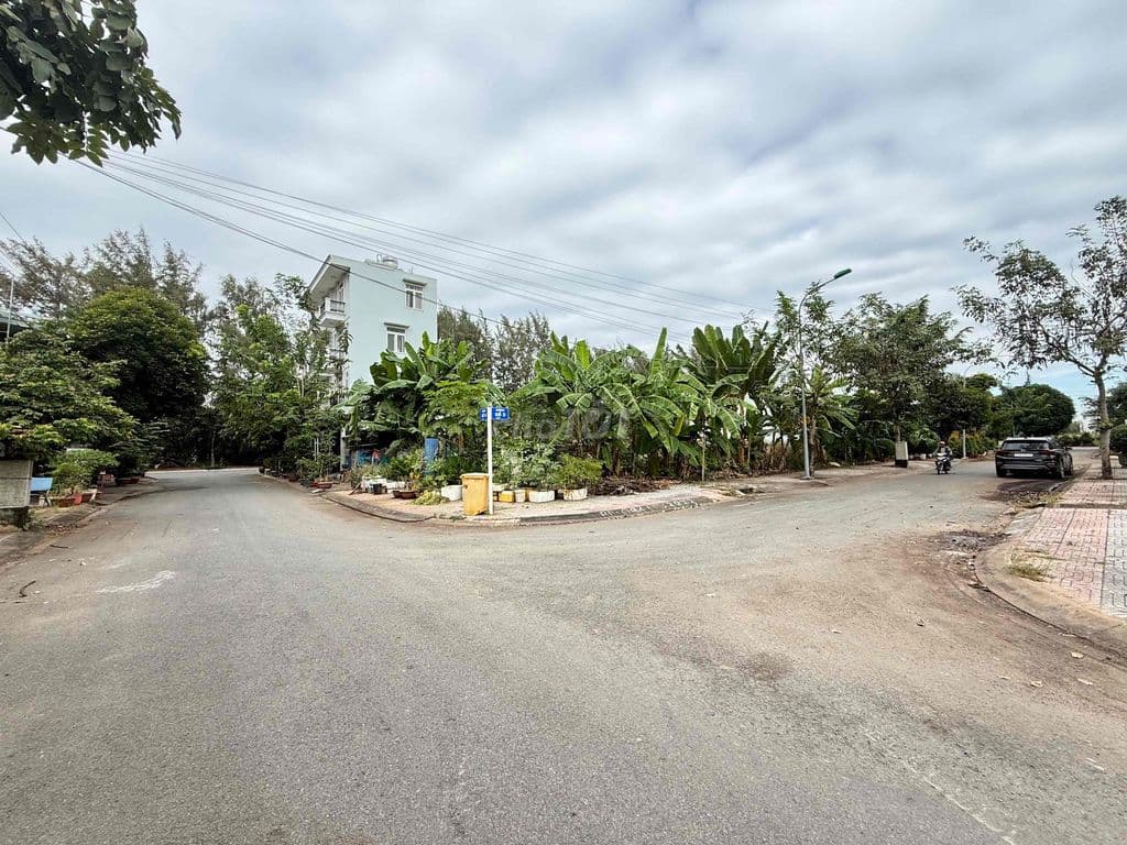 Kẹt tiền cần bán gấp nền 114m2 ngang 6 gần đường Liên Phường Q9 - Ảnh 2