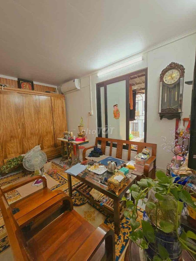 Tập thể Quỳnh Mai, 3 thoáng, ô tô đỗ, 52m 2PN, full nội thất, sổ đỏ CC - Ảnh 2